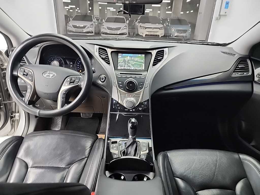 HYUNDAI Grandeur - Vista 7