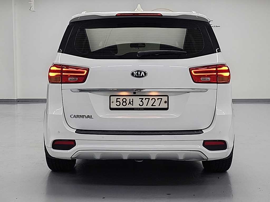 KIA Carnival - Vista 3
