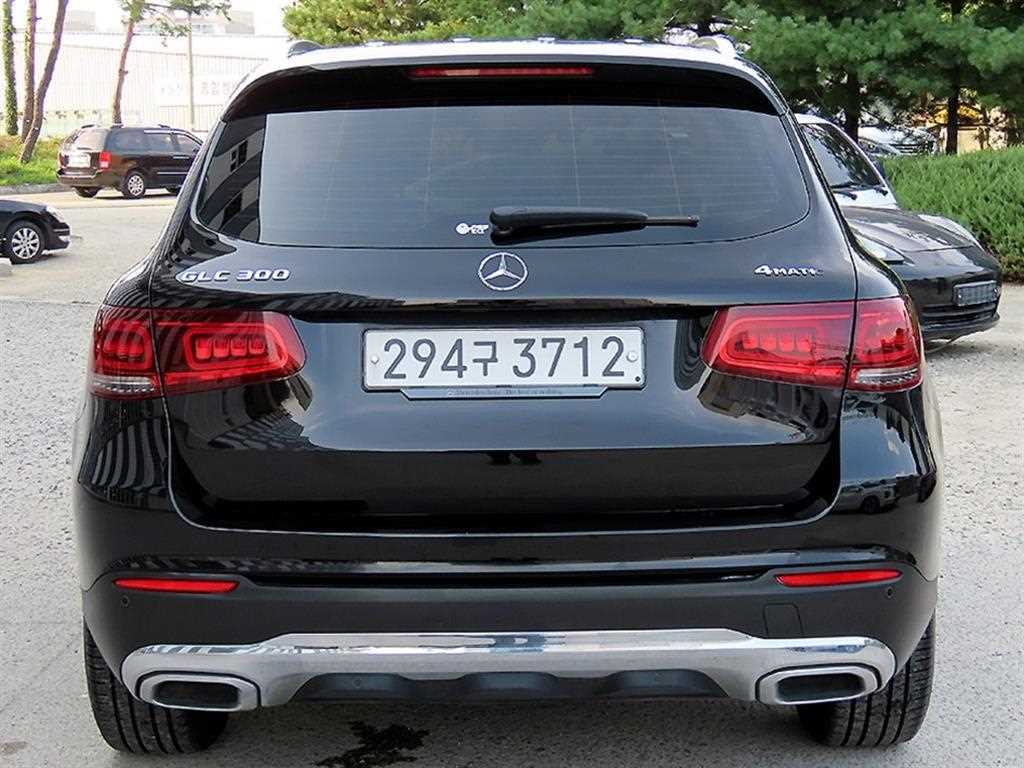 Mercedes Benz GLC Class - Vista 4