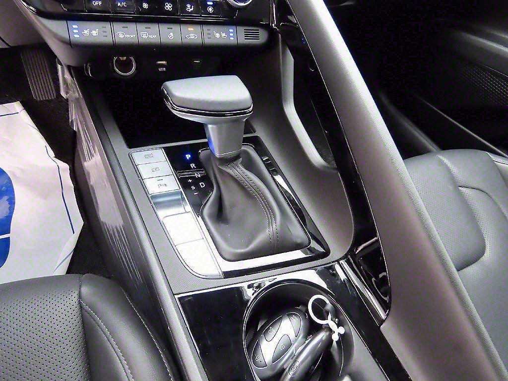 HYUNDAI Avante - Vista 10