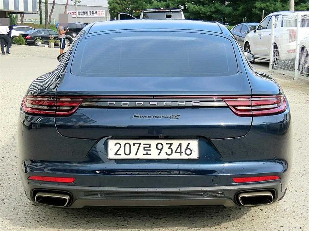 Porsche Panamera - Vista 4