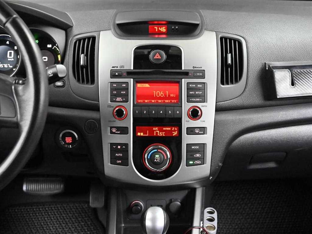 KIA Forte 2011 Gris - Importación desde Corea - HF Imports Iquique - Foto 14