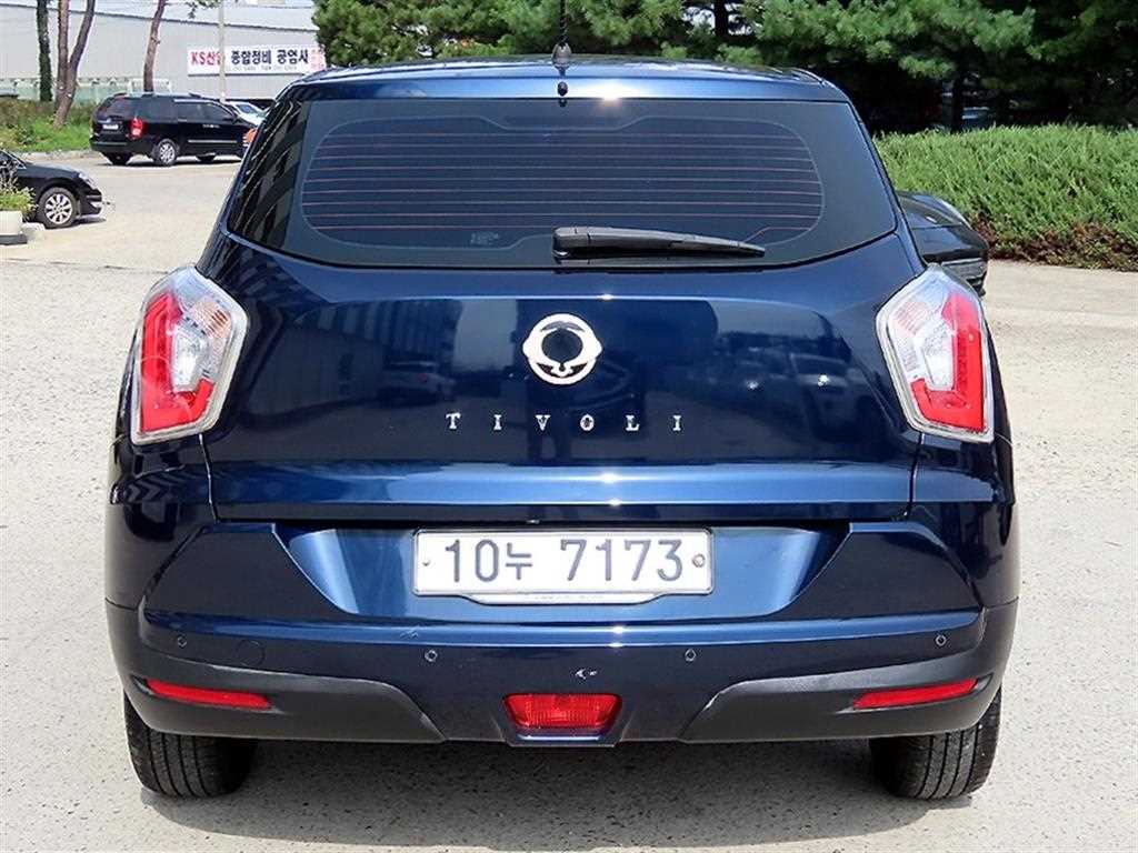 Ssangyong Tivoli - Vista 4