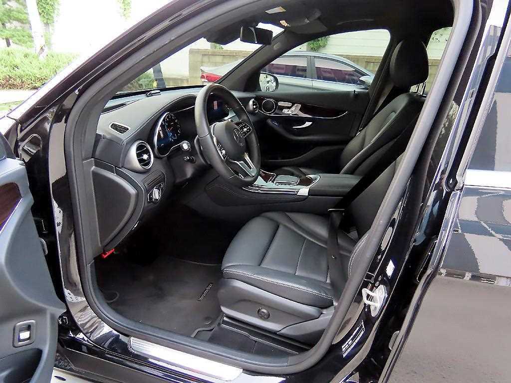 Mercedes Benz GLC Class - Vista 5