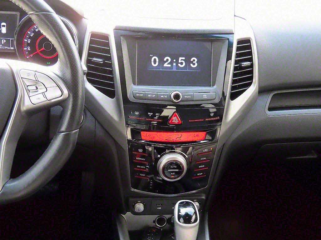 Ssangyong Tivoli - Vista 10