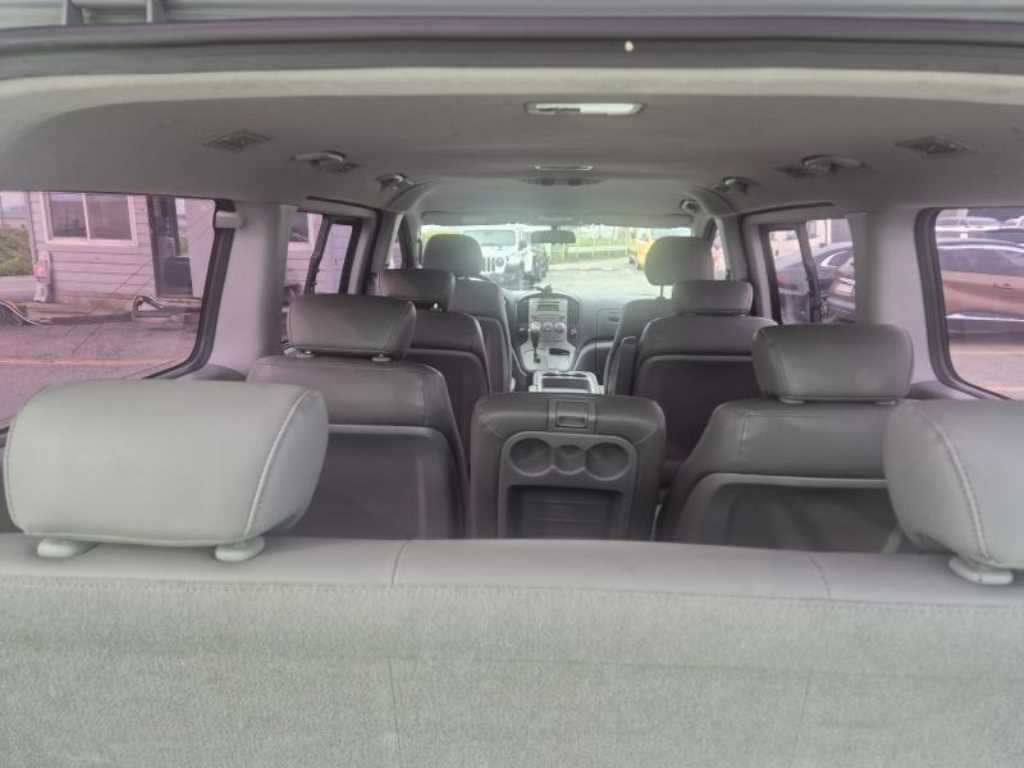 HYUNDAI Starex - Vista 9