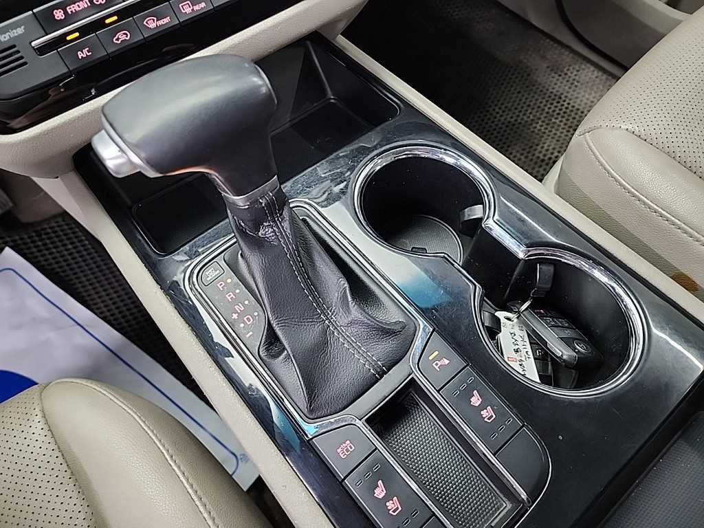 KIA Carnival - Vista 8