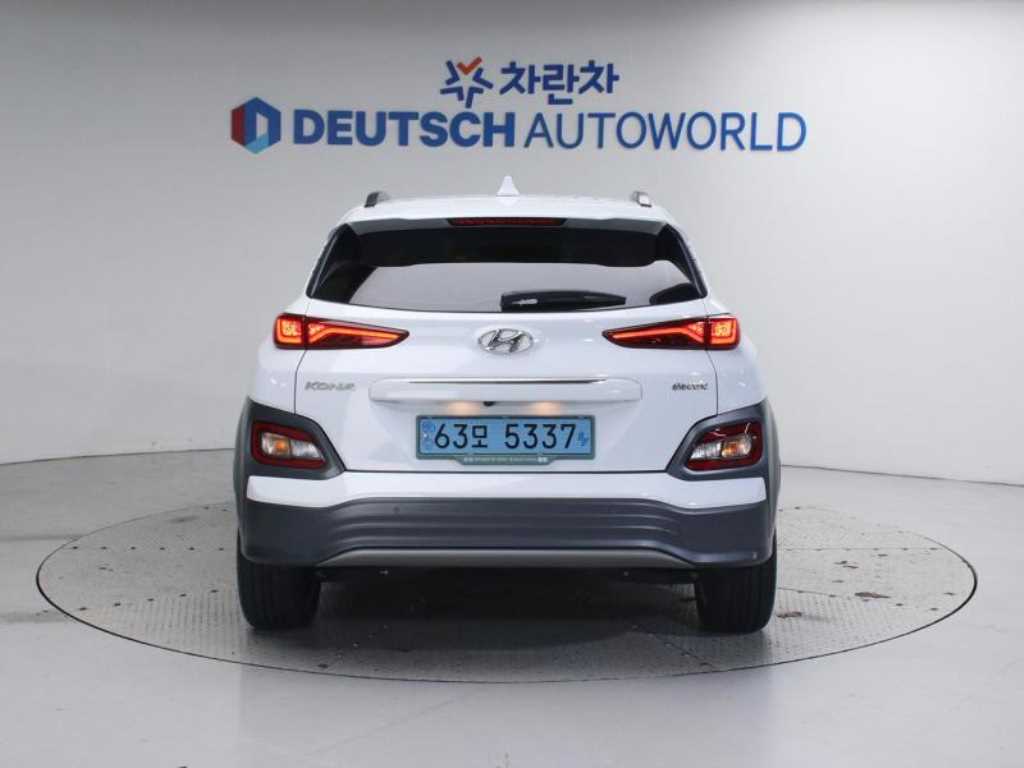 HYUNDAI Kona - Vista 4