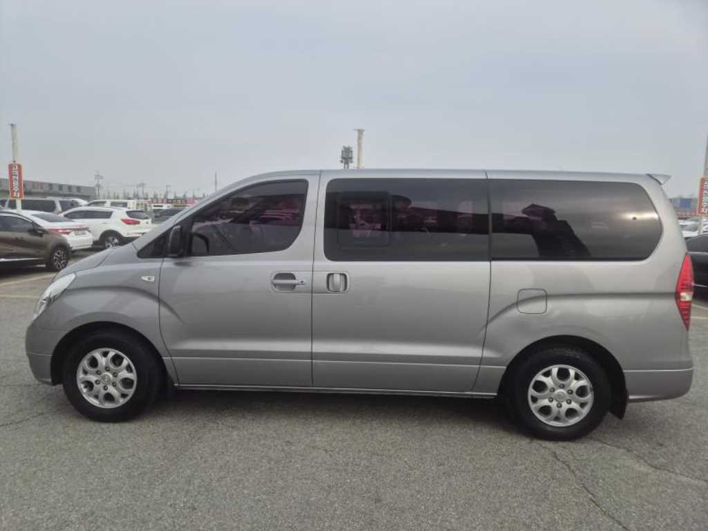 HYUNDAI Starex - Vista 8