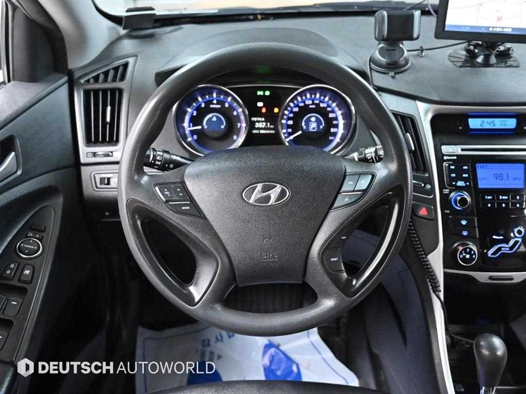 HYUNDAI Sonata - Vista 11