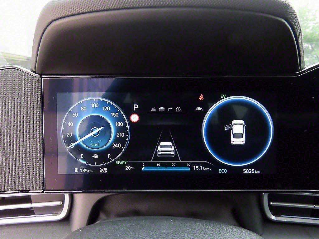 HYUNDAI Avante - Vista 9