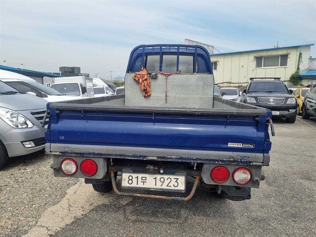 Small Truck Cargo (small) - Vista 3
