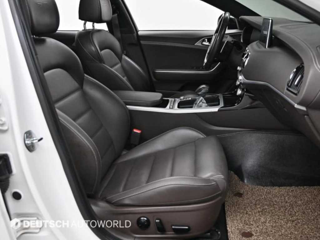 KIA Stinger - Vista 10