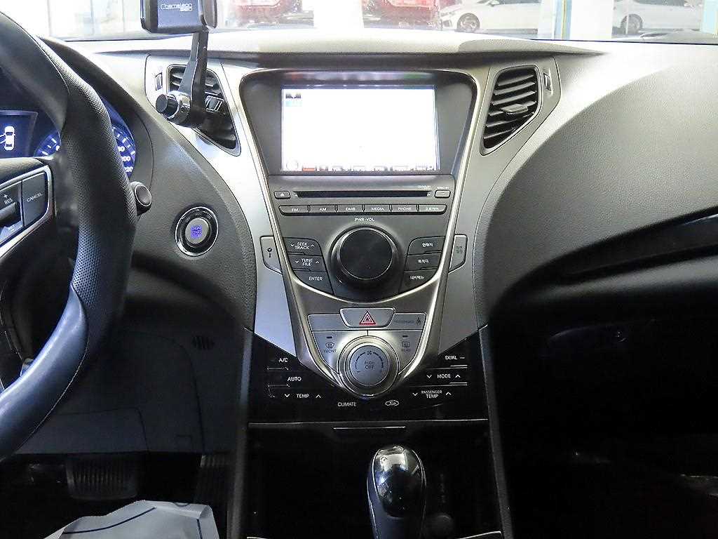 HYUNDAI Grandeur - Vista 11