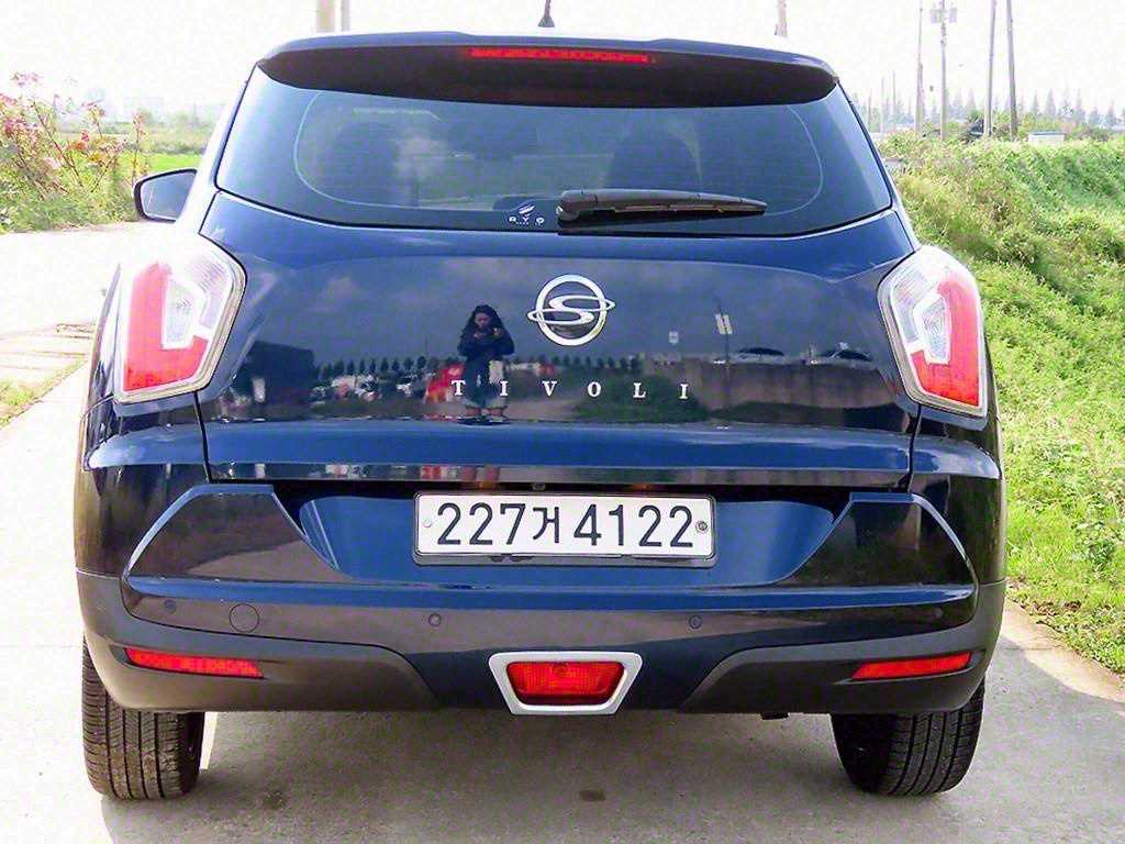 Ssangyong Tivoli - Vista 4