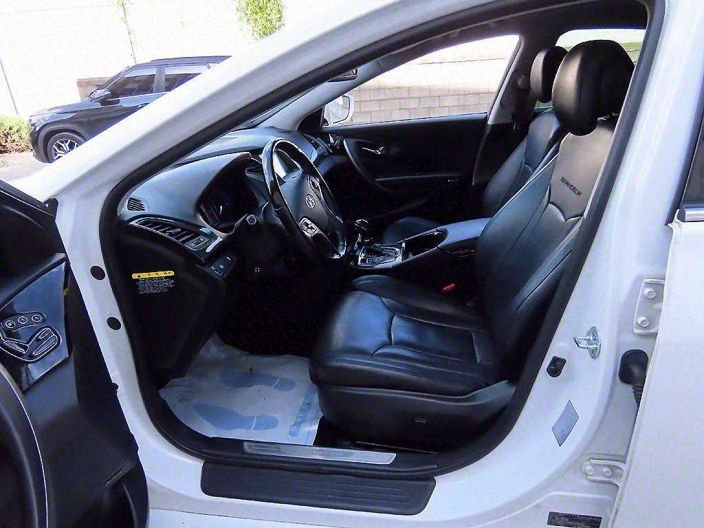 HYUNDAI Grandeur - Vista 5