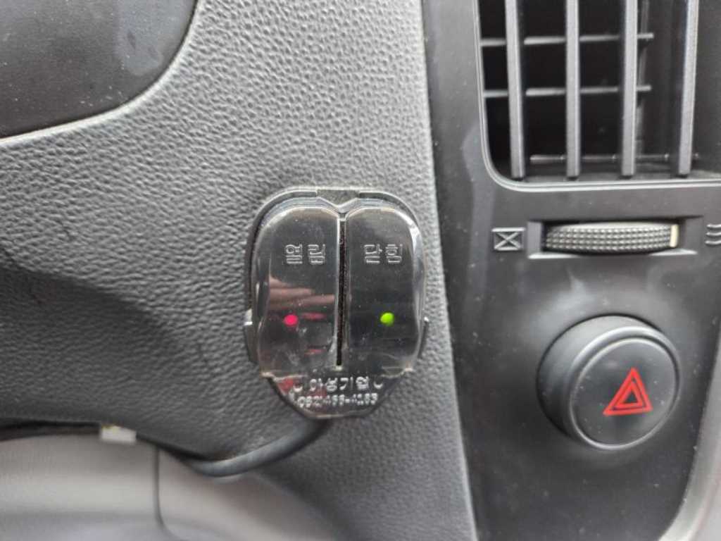 HYUNDAI Starex - Vista 12