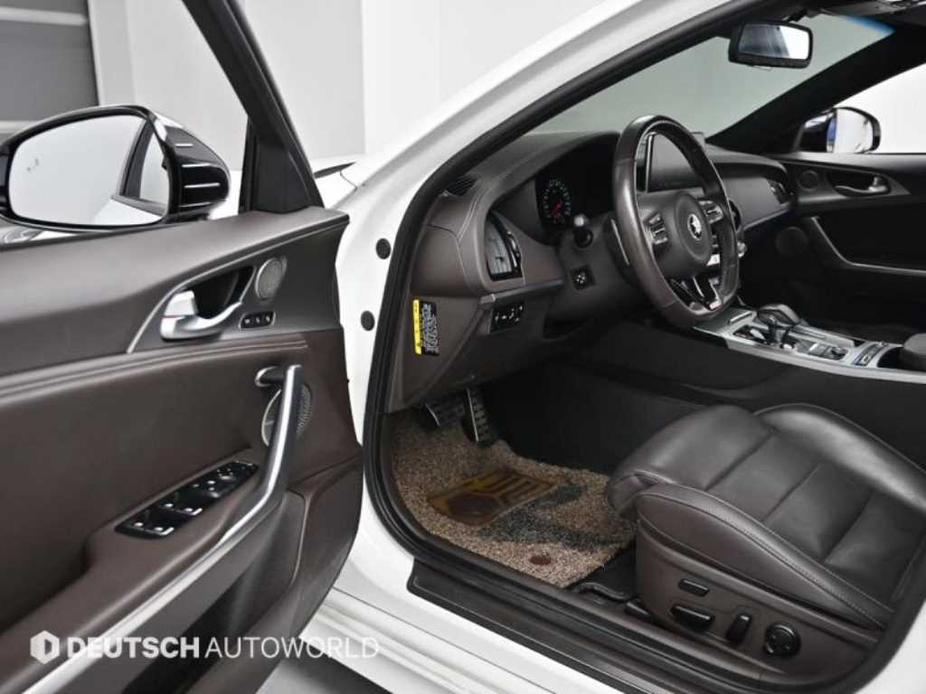 KIA Stinger - Vista 11