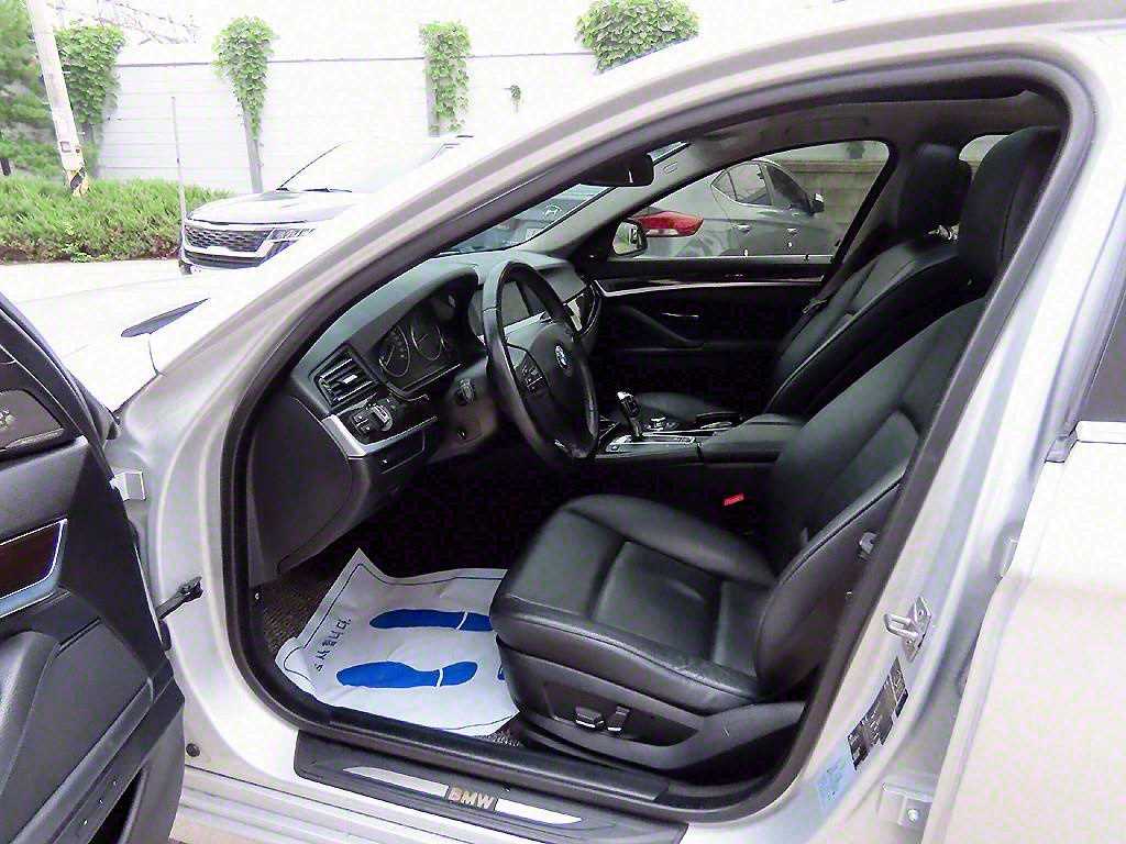 BMW 5 Series - Vista 5