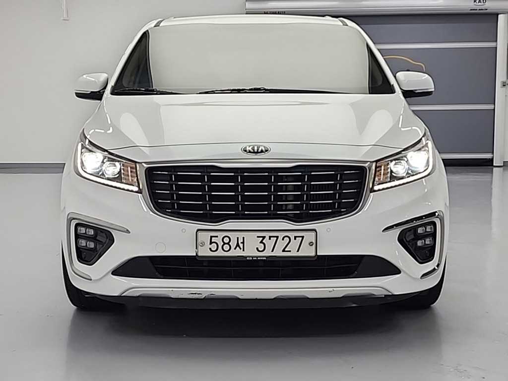 KIA Carnival - Vista 2