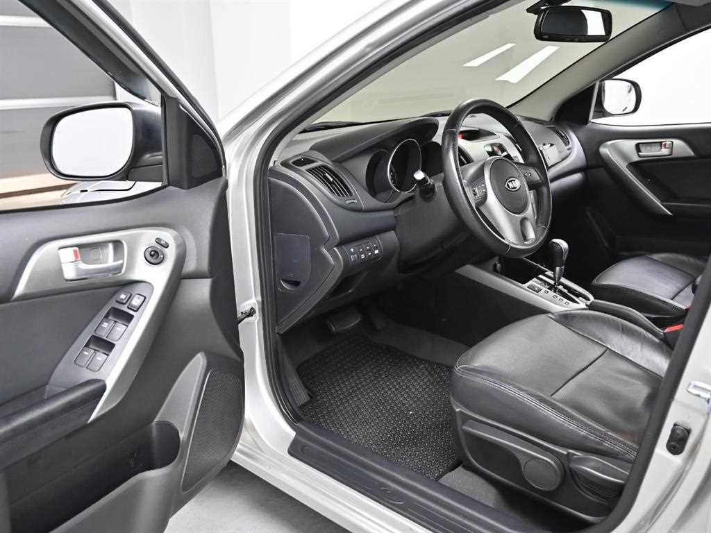 KIA Forte - Vista 11