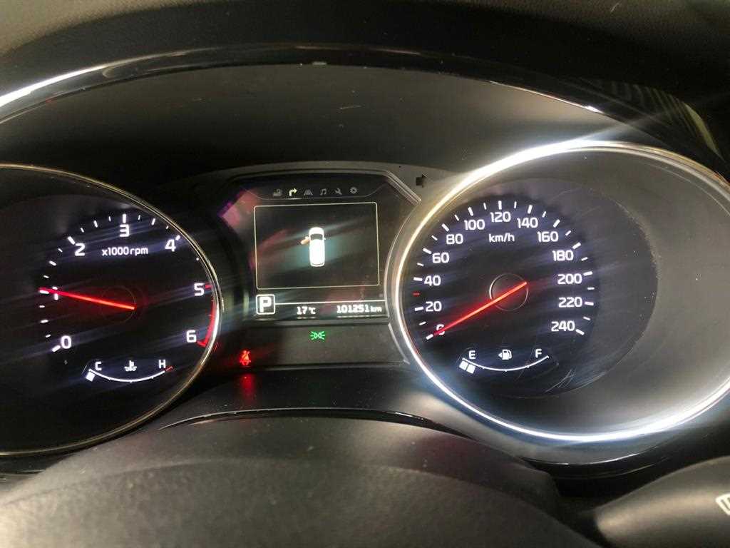 KIA Carnival - Vista 6