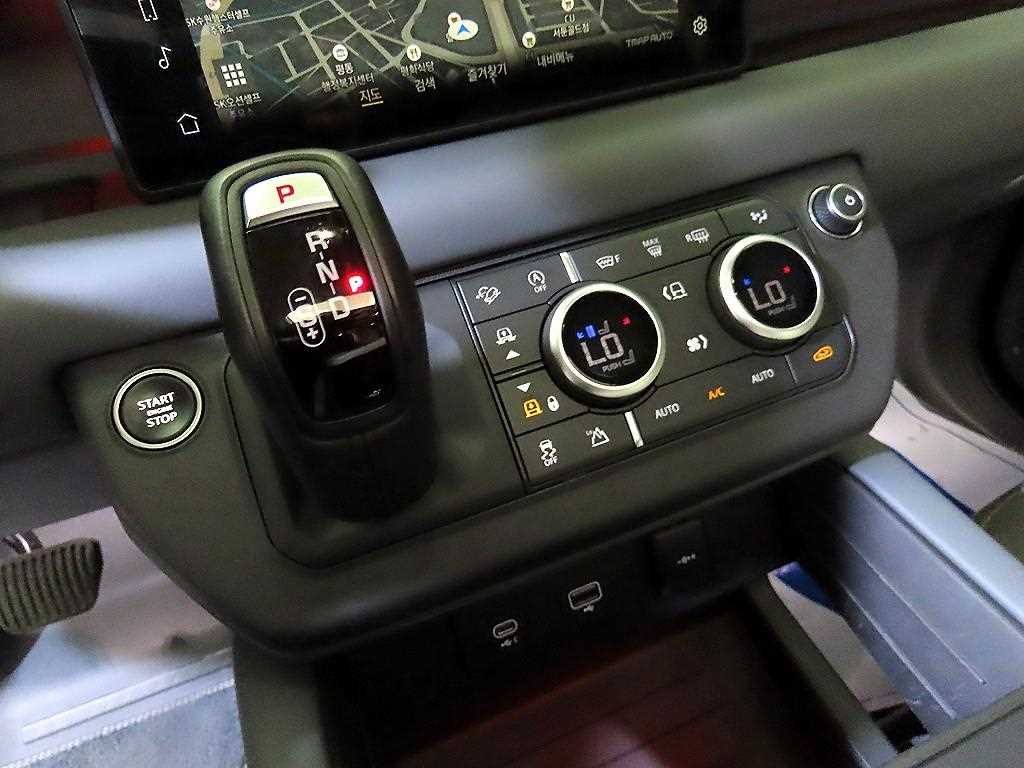 Land Rover Defender - Vista 12