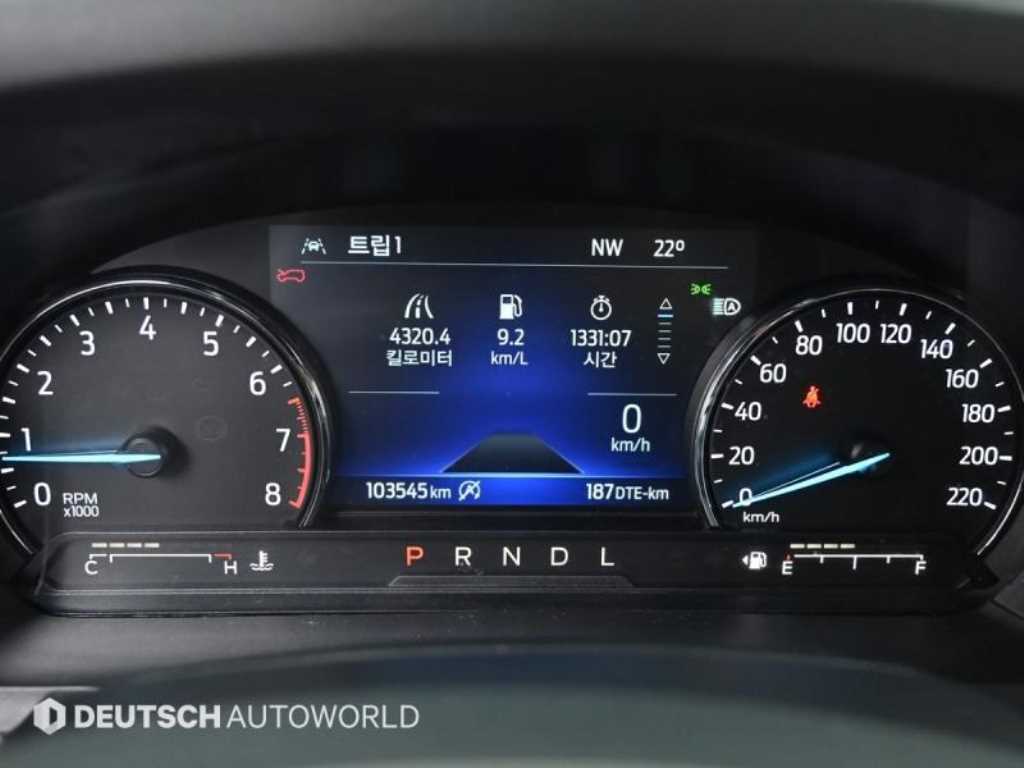 Ford Explorer - Vista 8