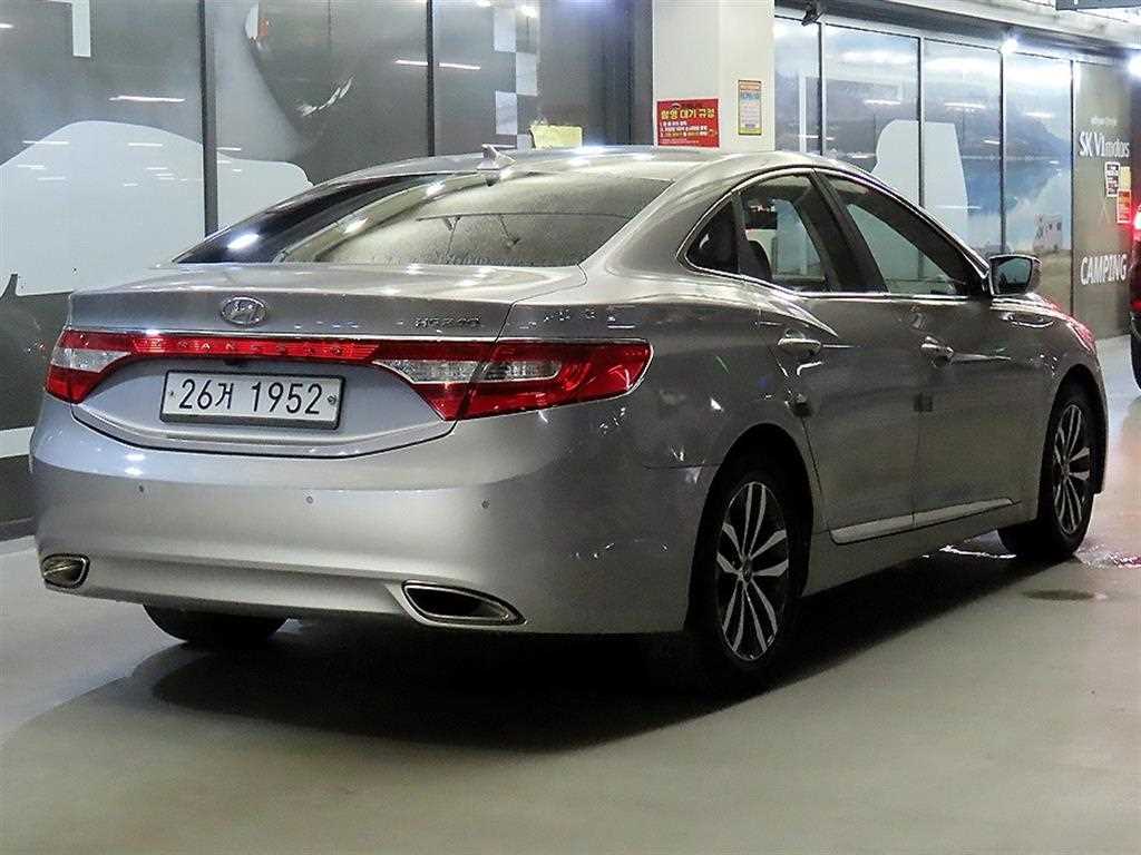 HYUNDAI Grandeur - Vista 4