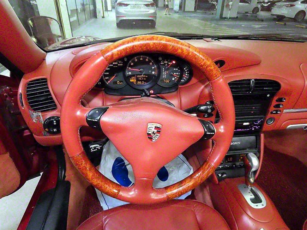 Porsche 911 - Vista 12