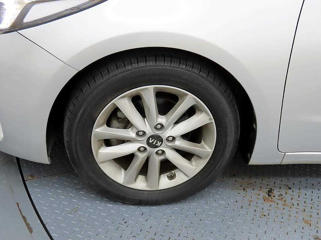 KIA K3 2017 Plateado - Importación desde Corea - HF Imports Iquique - Foto 18