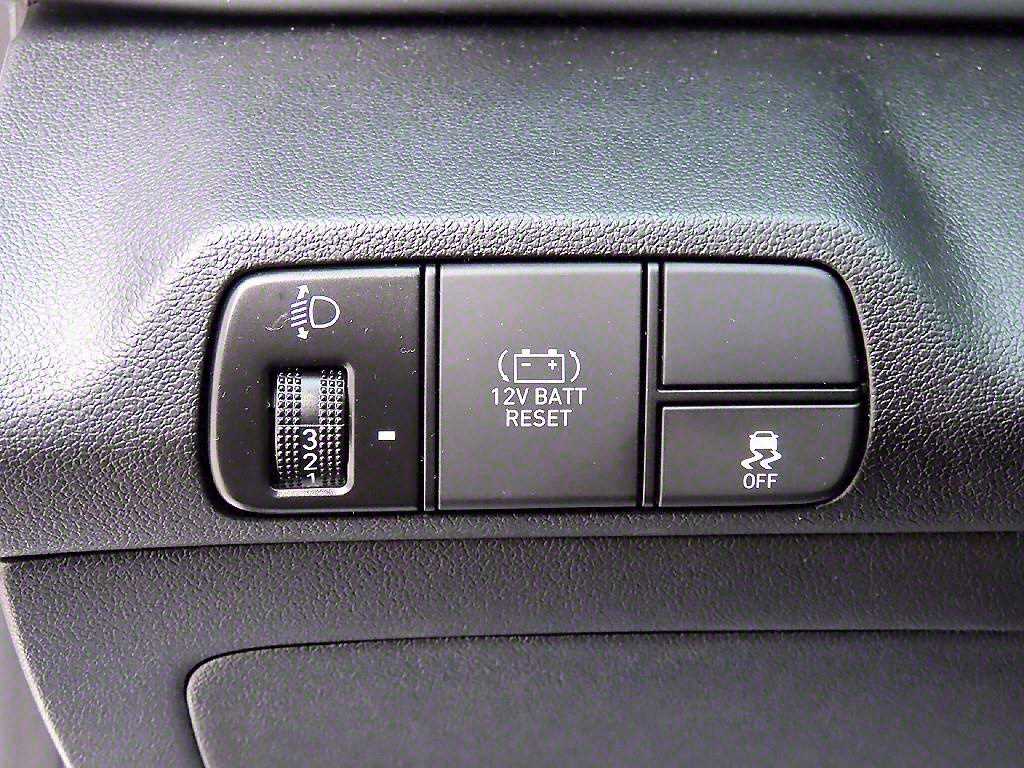 HYUNDAI Avante - Vista 12