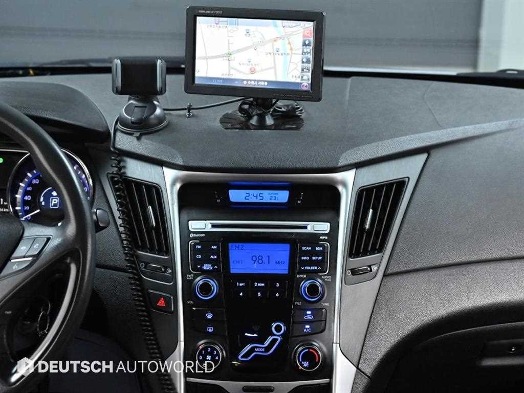 HYUNDAI Sonata - Vista 12