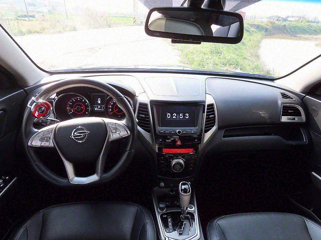 Ssangyong Tivoli - Vista 9