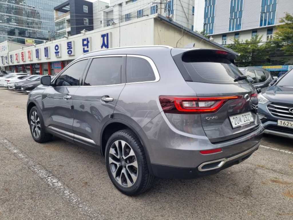 SAMSUNG QM6 - Vista 6