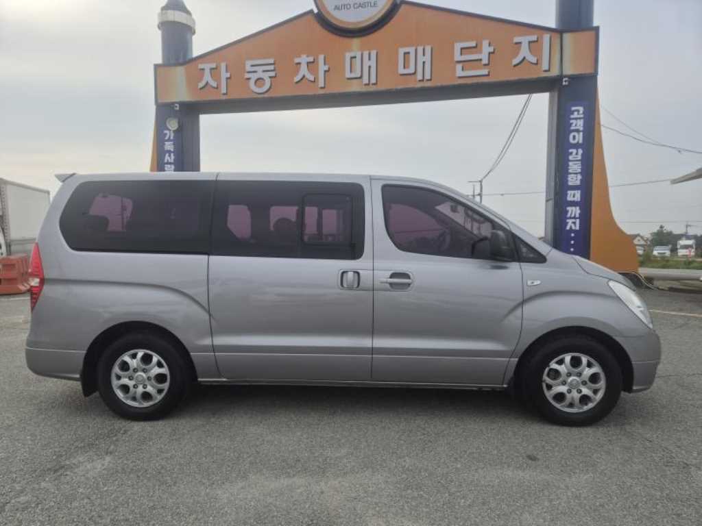HYUNDAI Starex - Vista 4