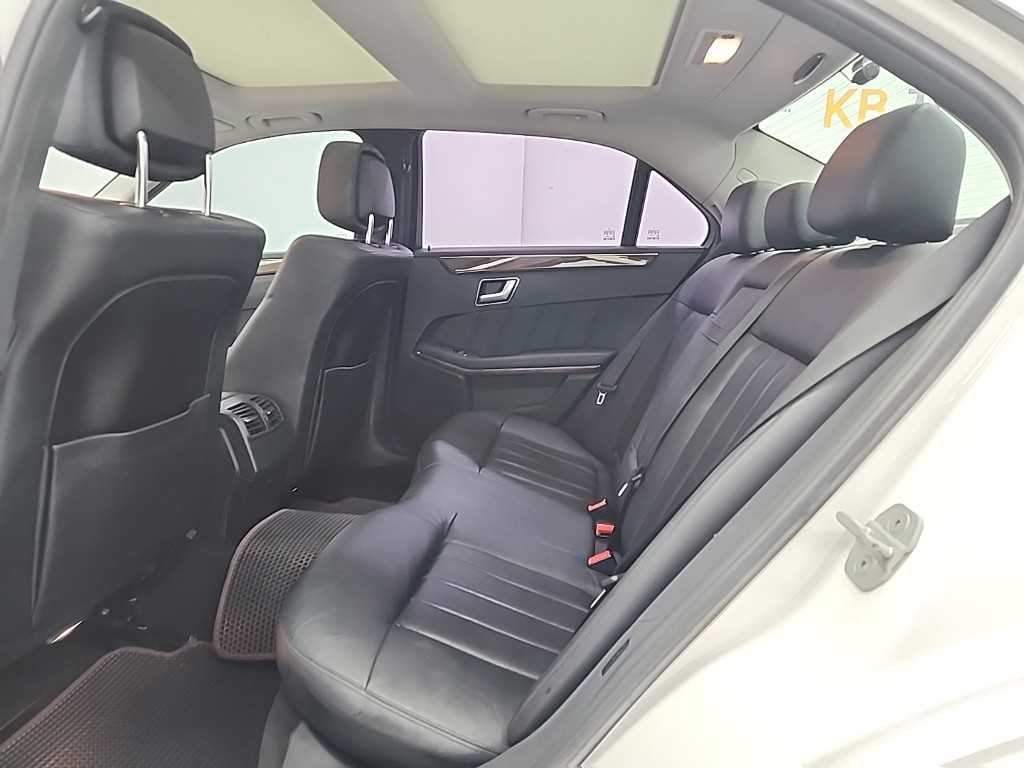 Mercedes Benz E class - Vista 12