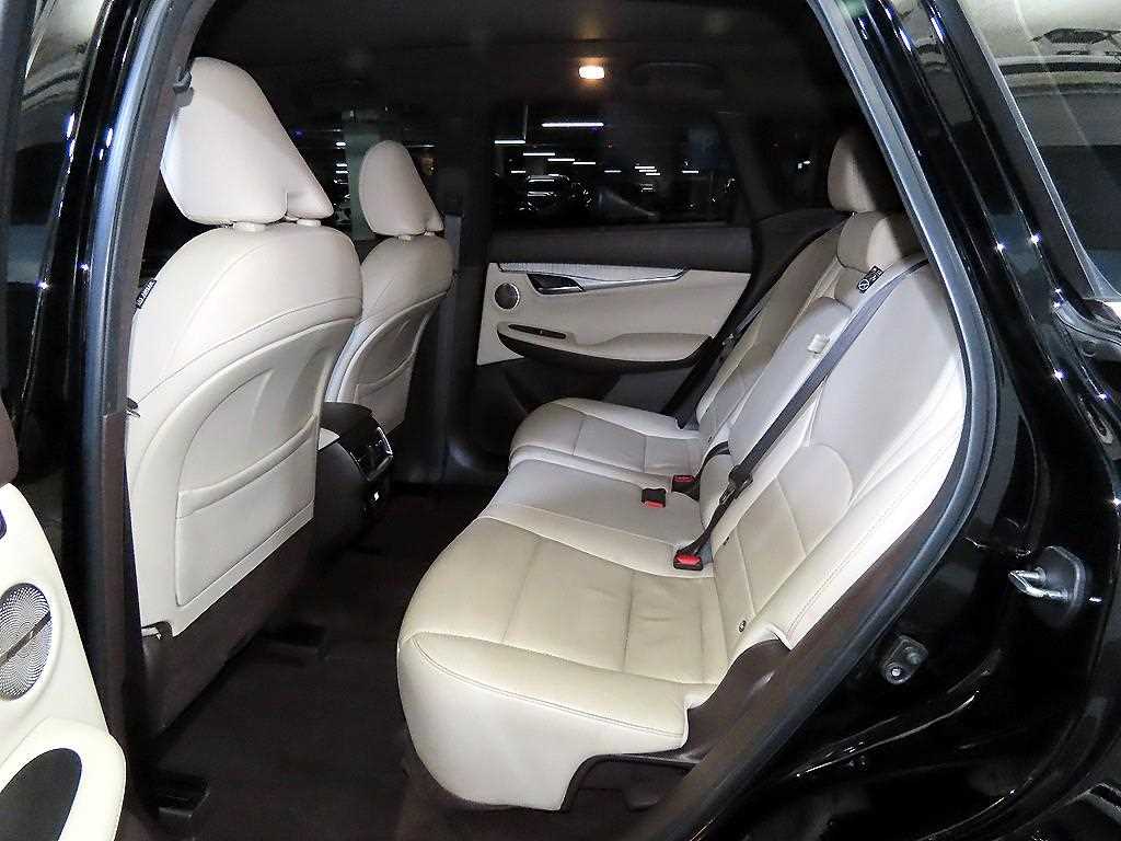 Infiniti QX - Vista 7