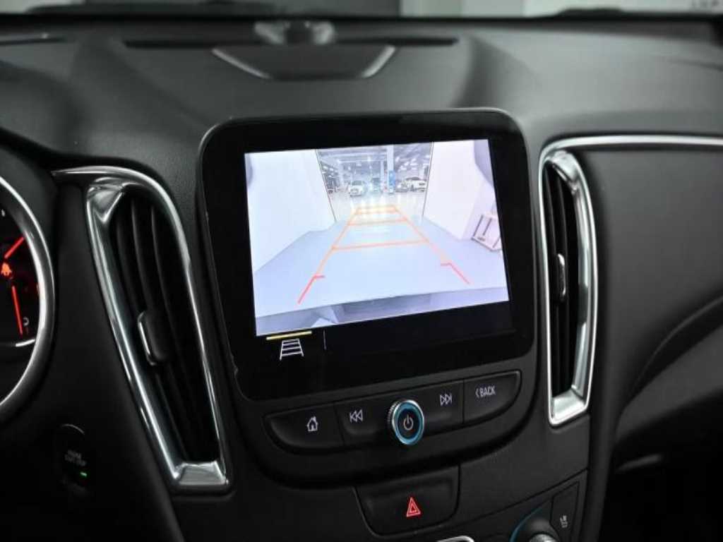 Chevrolet Malibu - Vista 10