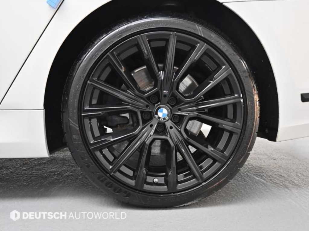 BMW 7 Series - Vista 5