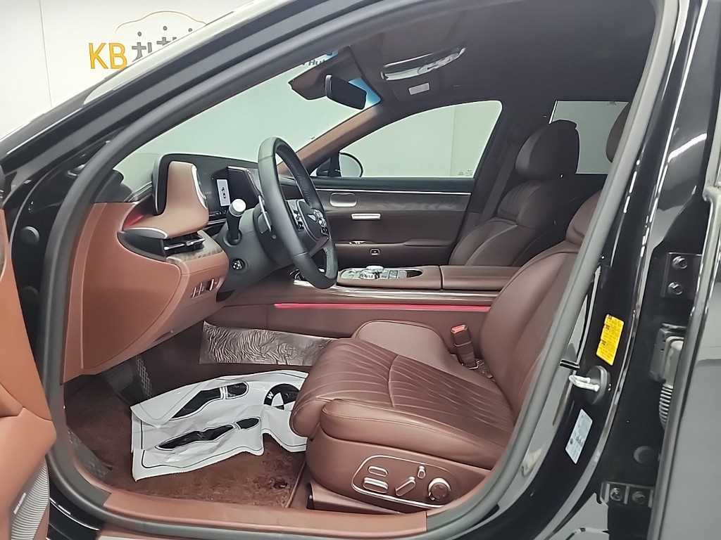 Genesis G90 - Vista 11