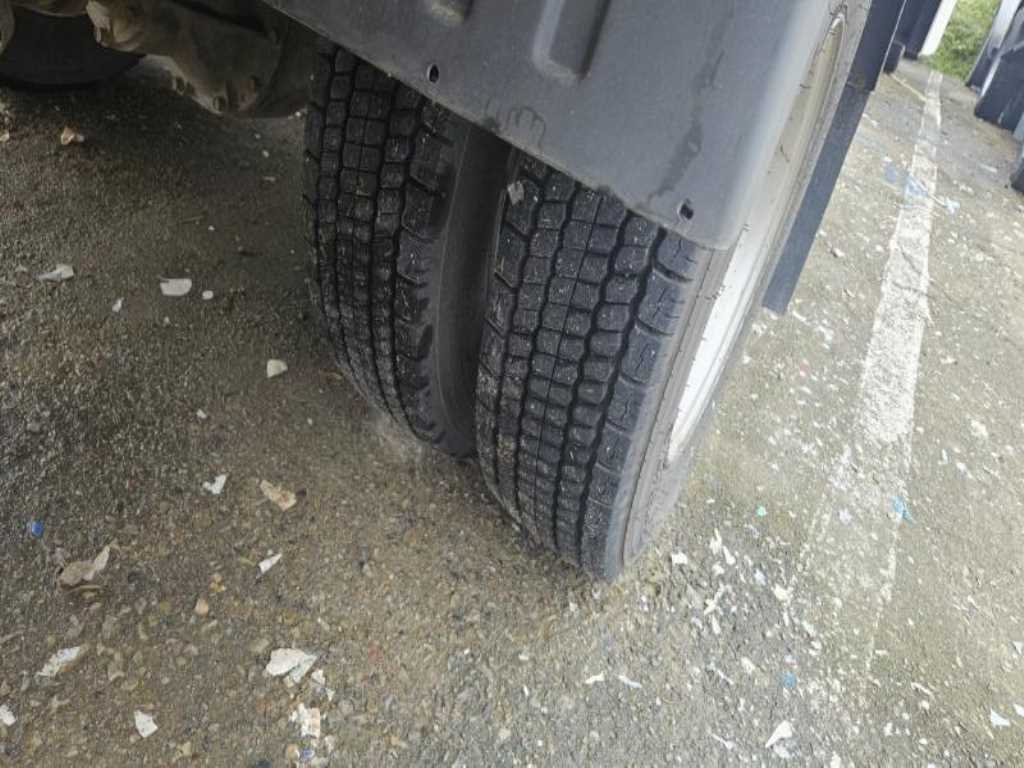 medium and large cargo truck - Vista 8