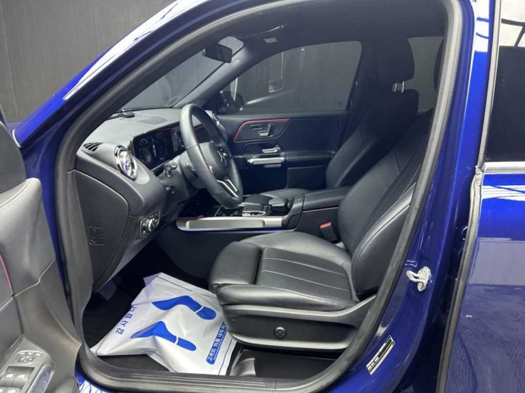 Mercedes Benz GLB Class - Vista 6