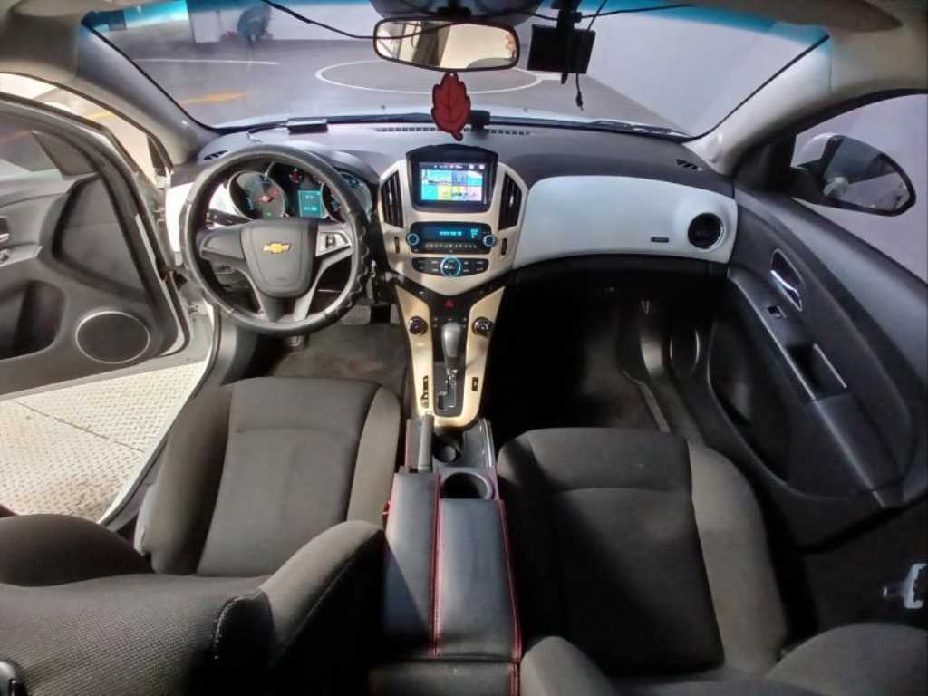 Chevrolet Cruise - Vista 6