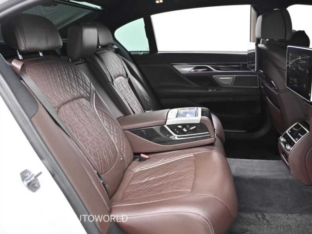 BMW 7 Series - Vista 12