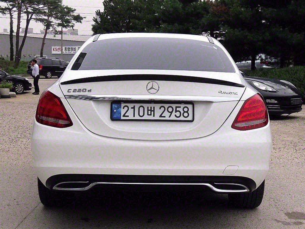 Mercedes Benz C Class - Vista 4