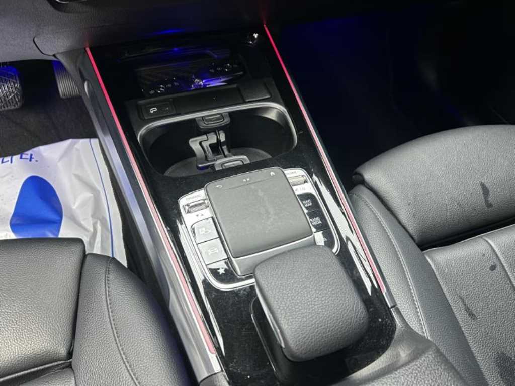 Mercedes Benz GLB Class - Vista 10