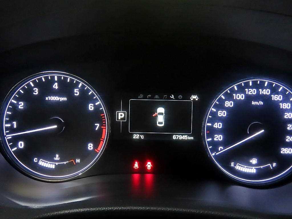 HYUNDAI Genesis - Vista 9