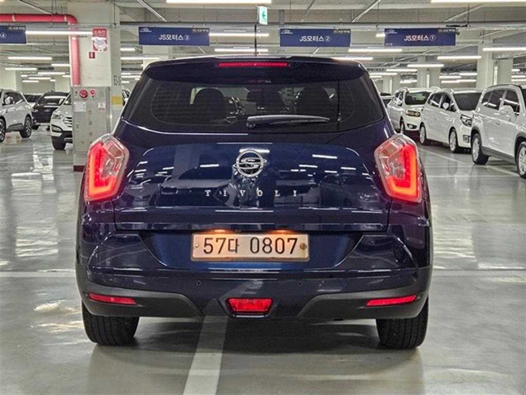 Ssangyong Tivoli - Vista 4