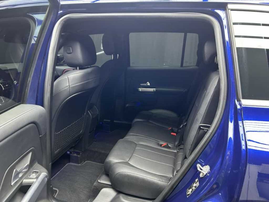 Mercedes Benz GLB Class - Vista 7